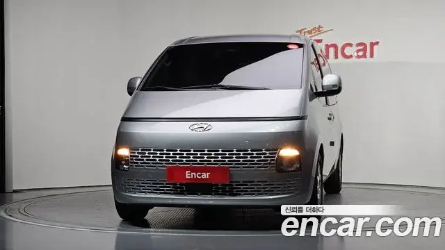 Hyundai Staria 2024 — Photo 32/33