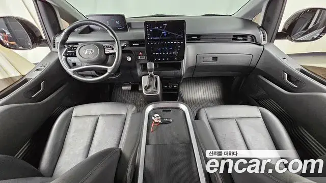 Hyundai Staria 2024 — Photo 30/33