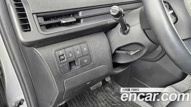 Hyundai Staria 2024 — Photo 12/33