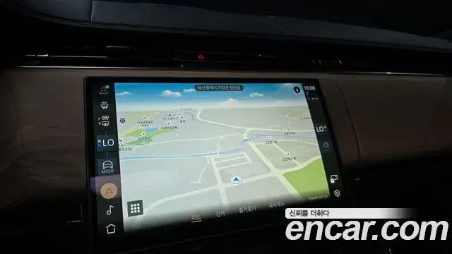 Land Rover Range Rover Sport 2025 — ფოტო 4/32