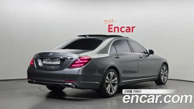 Mercedes-Benz S-Class 2019 — Фото 2/20