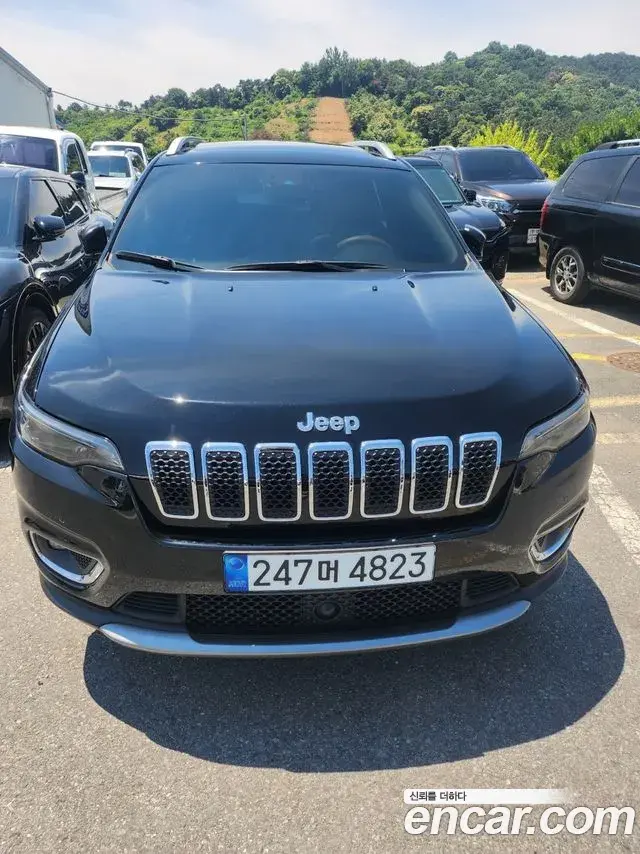 Jeep Cherokee 2021 — ფოტო 1/8