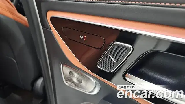 Mercedes-Benz GLC-Class 2025 — ფოტო 30/32