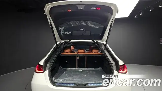 Mercedes-Benz GLC-Class 2025 — ფოტო 19/32