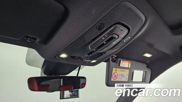 Audi SQ5 2021 — ფოტო 28/32