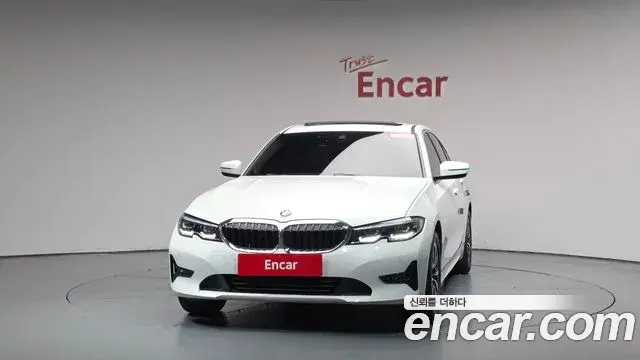 BMW 3 Series 2021 — ფოტო 24/35