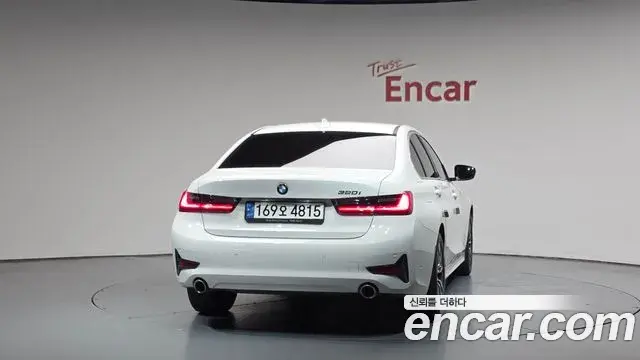 BMW 3 Series 2021 — ფოტო 28/35