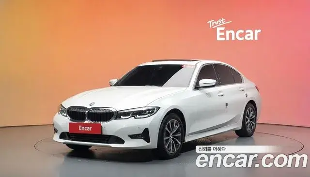 BMW 3 Series 2021 — ფოტო 27/35