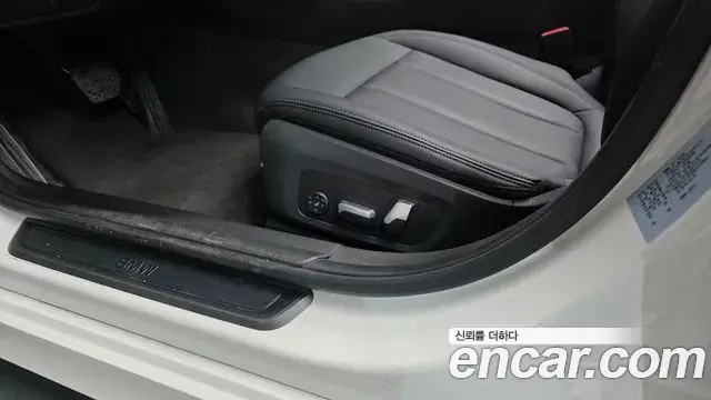 BMW 3 Series 2021 — ფოტო 26/35