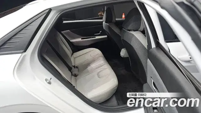 Hyundai The New Avante Hybrid 2021 — ფოტო 16/30
