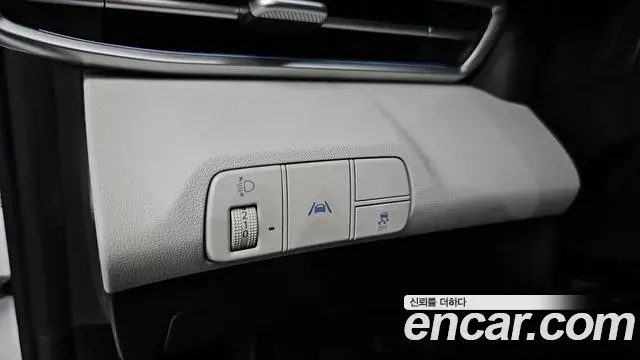 Hyundai The New Avante Hybrid 2021 — ფოტო 1/30