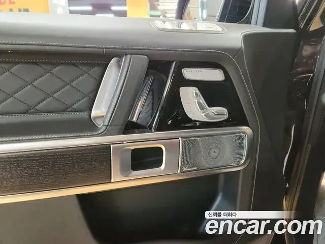 Mercedes-Benz G-Class 2023 — Photo 6/20