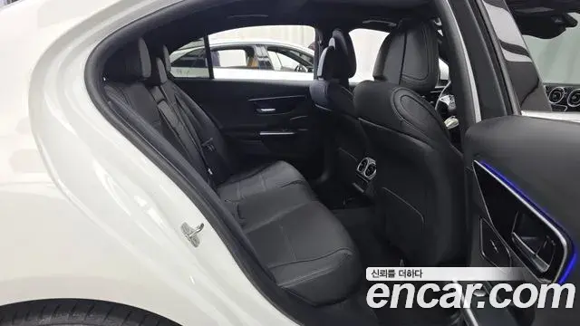 Mercedes-Benz C-Class 2024 — Şəkil 15/32