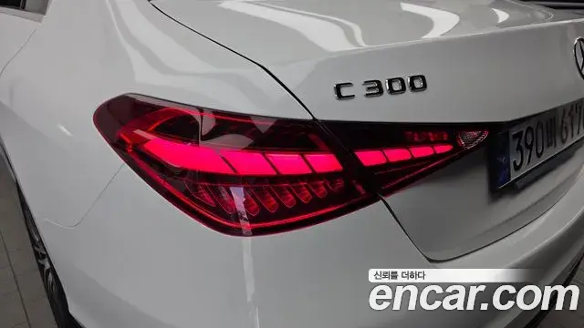 Mercedes-Benz C-Class 2024 — Şəkil 27/32