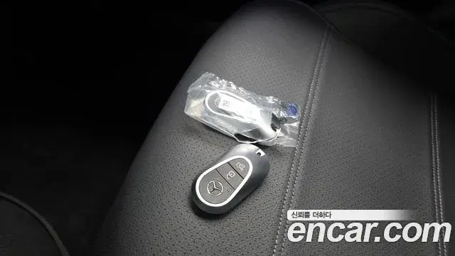 Mercedes-Benz C-Class 2024 — Şəkil 23/32