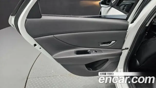 Hyundai The New Avante Hybrid 2021 — Photo 22/30
