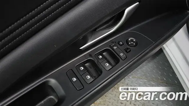 Hyundai The New Avante Hybrid 2021 — Photo 10/30