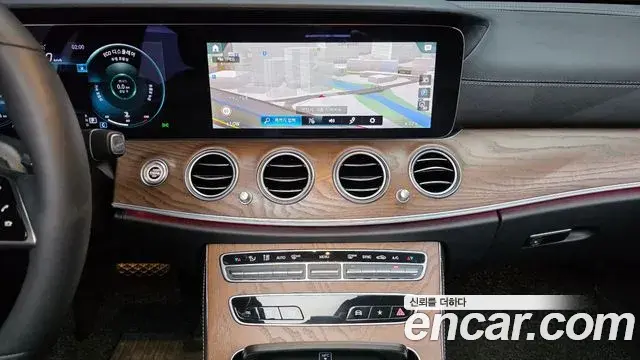 Mercedes-Benz E-Class 2022 — Фото 12/20