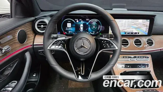 Mercedes-Benz E-Class 2022 — Фото 13/20