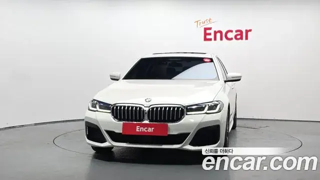 BMW 5 Series 2023 — Photo 10/20