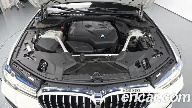 BMW 5 Series 2023 — Photo 7/20