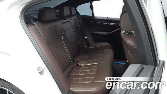 BMW 5 Series 2023 — Photo 8/20