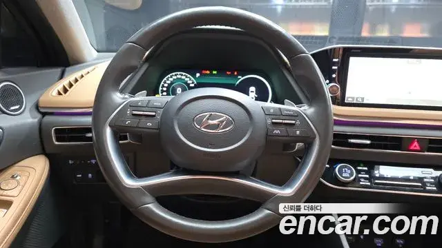 Hyundai Sonata Hybrid 2023 — ფოტო 13/20
