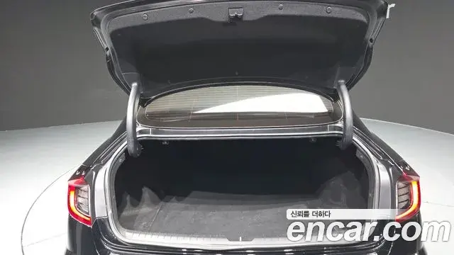 Hyundai Sonata Hybrid 2023 — ფოტო 2/20