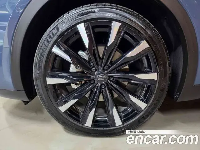 Toyota Crown Crossover 2025 — ფოტო 9/19