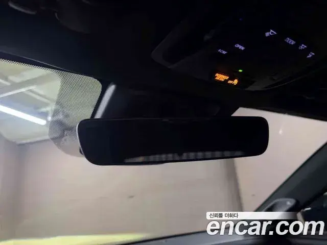 Toyota Crown Crossover 2025 — ფოტო 6/19
