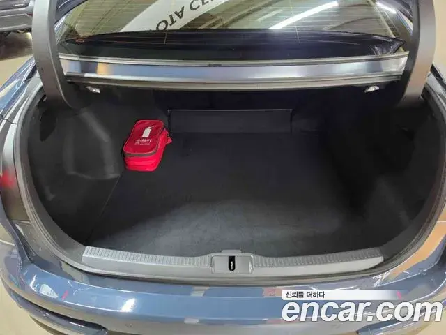 Toyota Crown Crossover 2025 — ფოტო 17/19