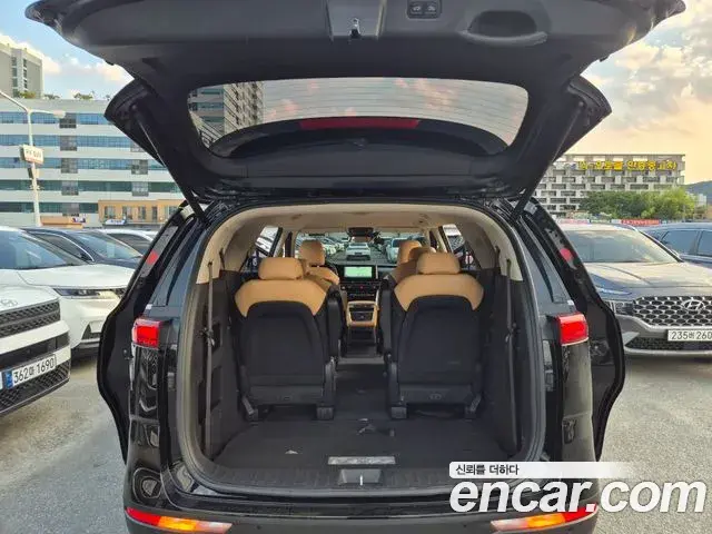 Kia Carnival 2022 — Фото 11/20