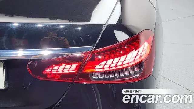 Mercedes-Benz E-Class 2021 — Şəkil 7/37