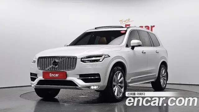 Volvo XC90 2018 — ფოტო 6/31
