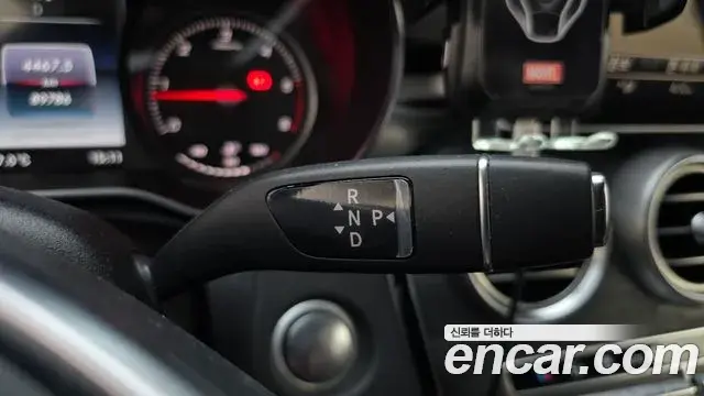 Mercedes-Benz C-Class 2018 — Şəkil 18/20