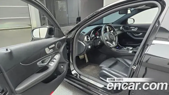 Mercedes-Benz C-Class 2018 — Şəkil 17/20