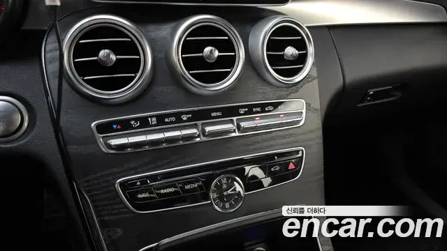 Mercedes-Benz C-Class 2018 — Şəkil 7/20