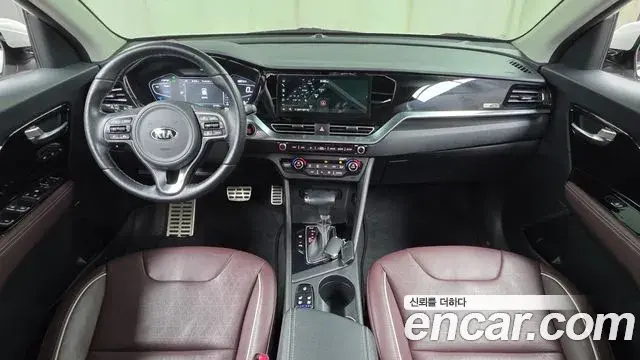 Kia Niro 2020 — Фото 7/20