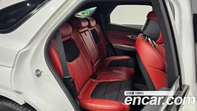 Genesis GV70 2022 — Photo 17/33