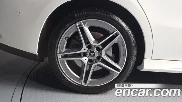 Mercedes-Benz CLA-Class 2025 — Фото 5/20