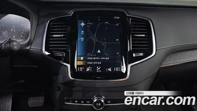 Volvo XC90 2021 — Фото 18/20