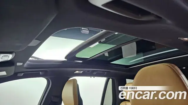 Volvo XC90 2021 — ფოტო 22/32