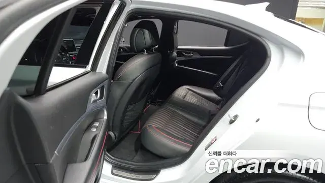Genesis G70 2018 — Şəkil 28/31