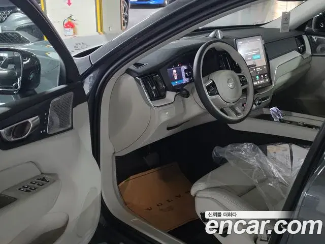 Volvo XC60 2026 — Photo 2/11