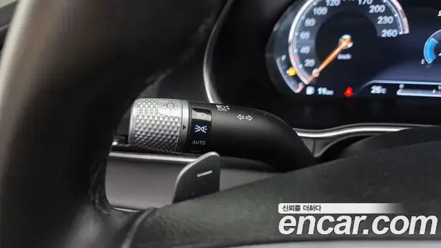 Genesis GV80 2020 — Photo 25/34