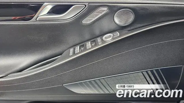 Genesis G80 2022 — ფოტო 17/32