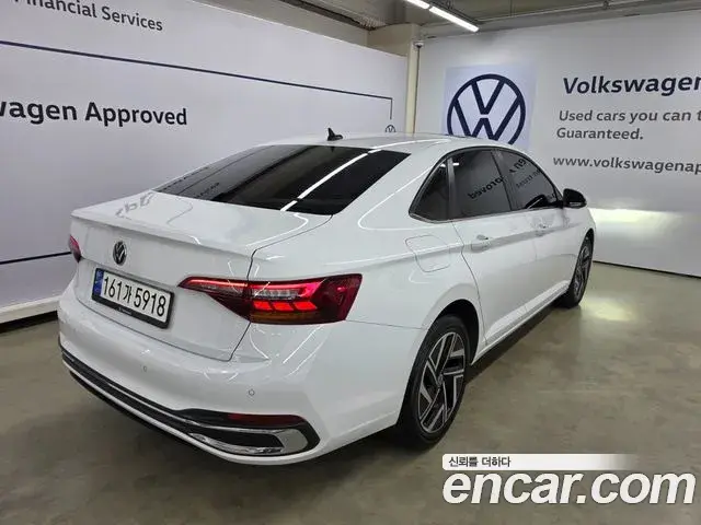 Volkswagen Jetta 2022 — Şəkil 19/20