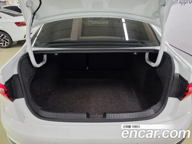 Volkswagen Jetta 2022 — Şəkil 12/20