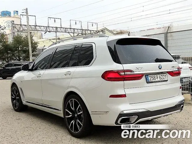 BMW X7 2020 — ფოტო 9/20