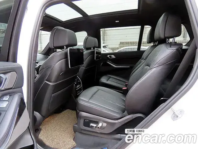 BMW X7 2020 — ფოტო 17/20